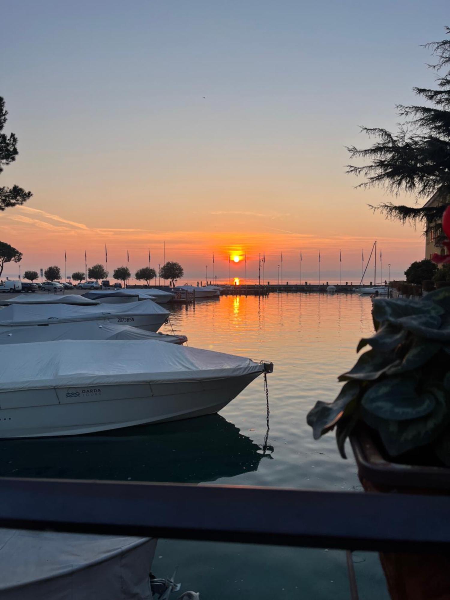Porto Valentino 2 Lägenhet Sirmione Exteriör bild