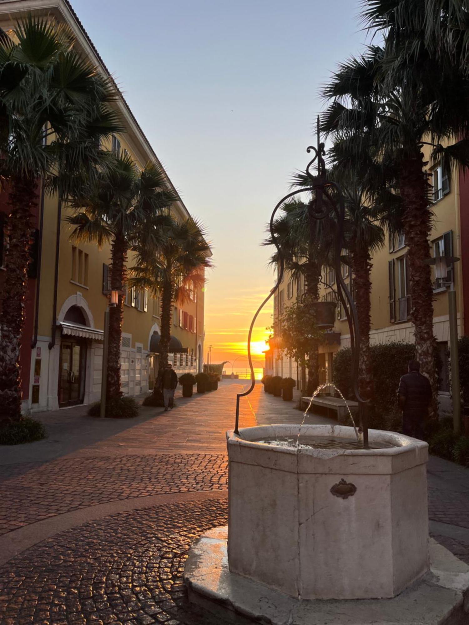 Porto Valentino 2 Lägenhet Sirmione Exteriör bild